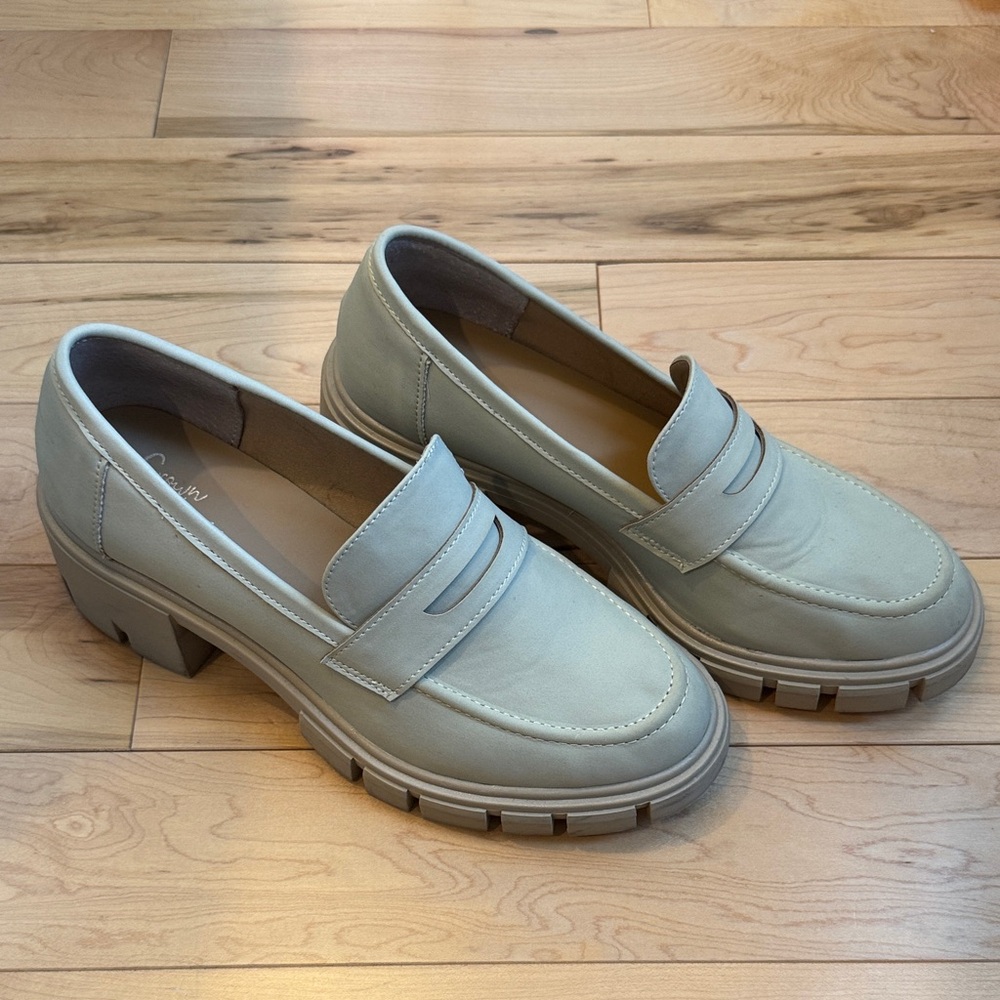 Crown Vintage Cream Chunky Loafers